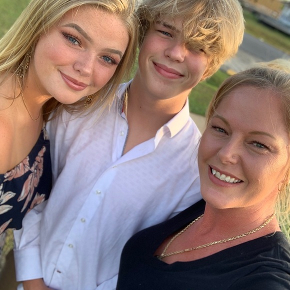 Meet your Posher, Terri - Picture 1 of 3